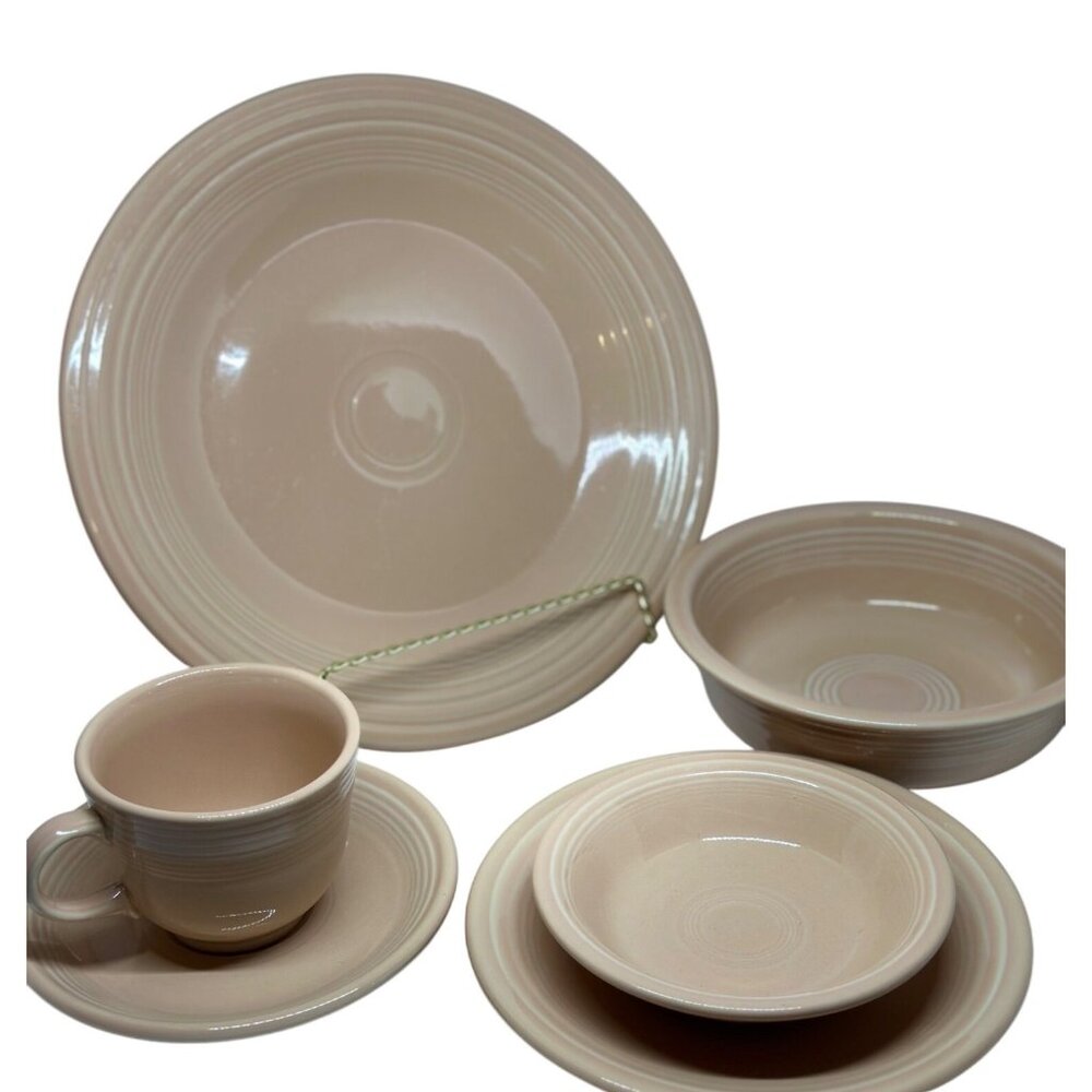 VTG Mid-Century Modern Apricot Fiestaware 6-Piece Place Setting + Extra Bowl USA